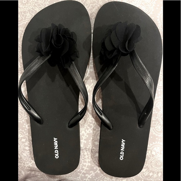 Shoes New Old Navy Black Flower Flip Flop Poshmark